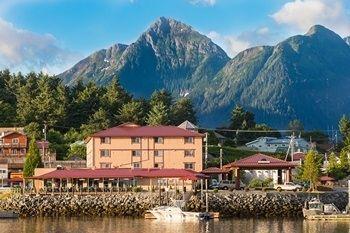 Totem Square Hotel And Marina Sitka Buitenkant foto